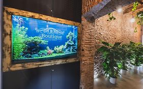 Le Boutique Luxury Rooms Diffused In Historical Center